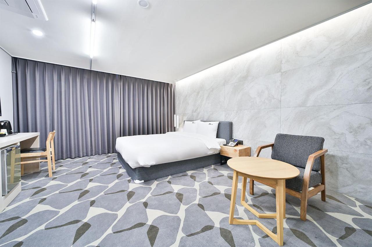 Hotel Haydn Busan Bagian luar foto