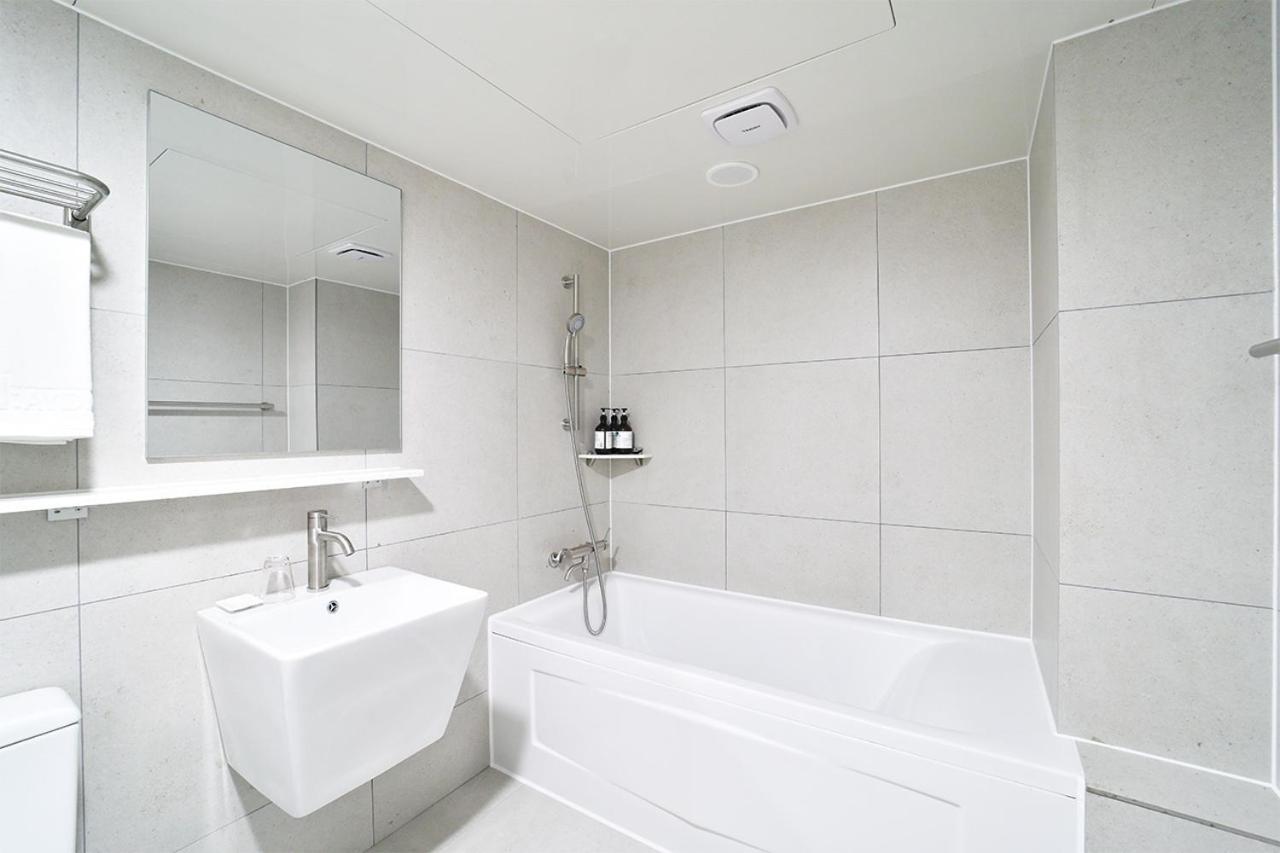 Hotel Haydn Busan Bagian luar foto