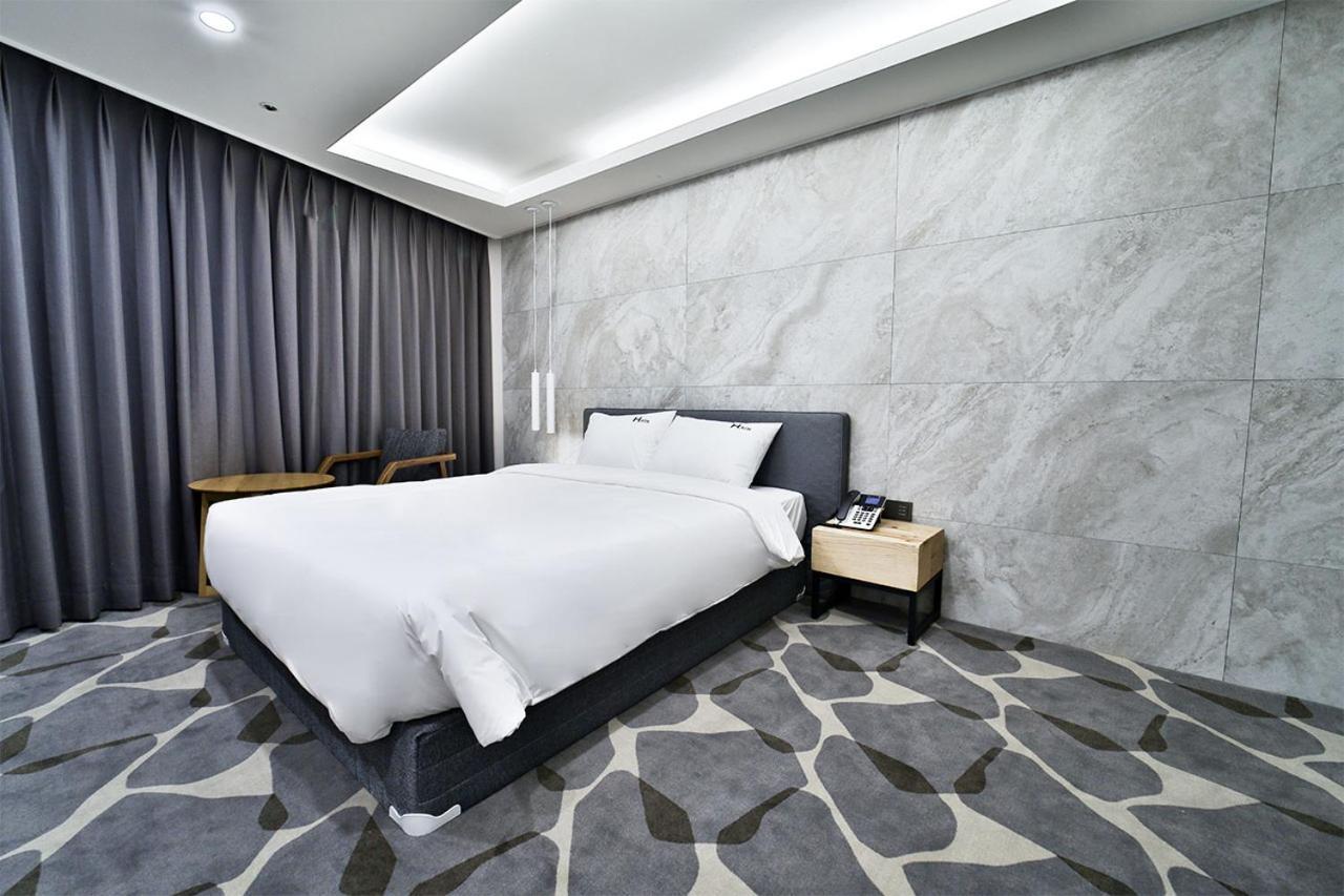 Hotel Haydn Busan Bagian luar foto