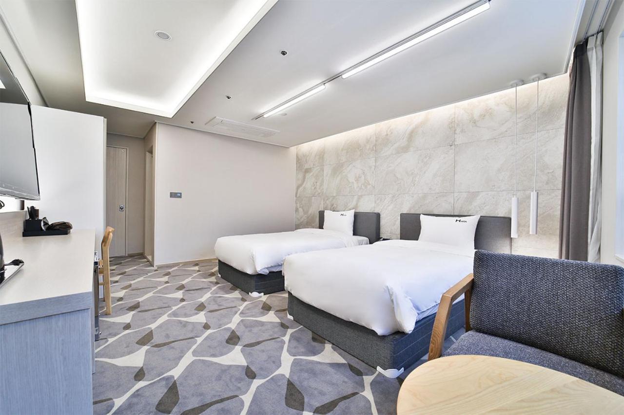 Hotel Haydn Busan Bagian luar foto