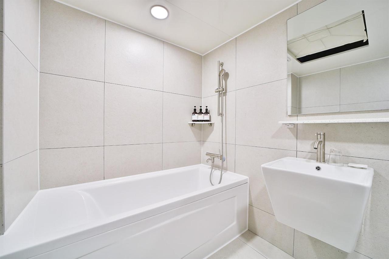 Hotel Haydn Busan Bagian luar foto