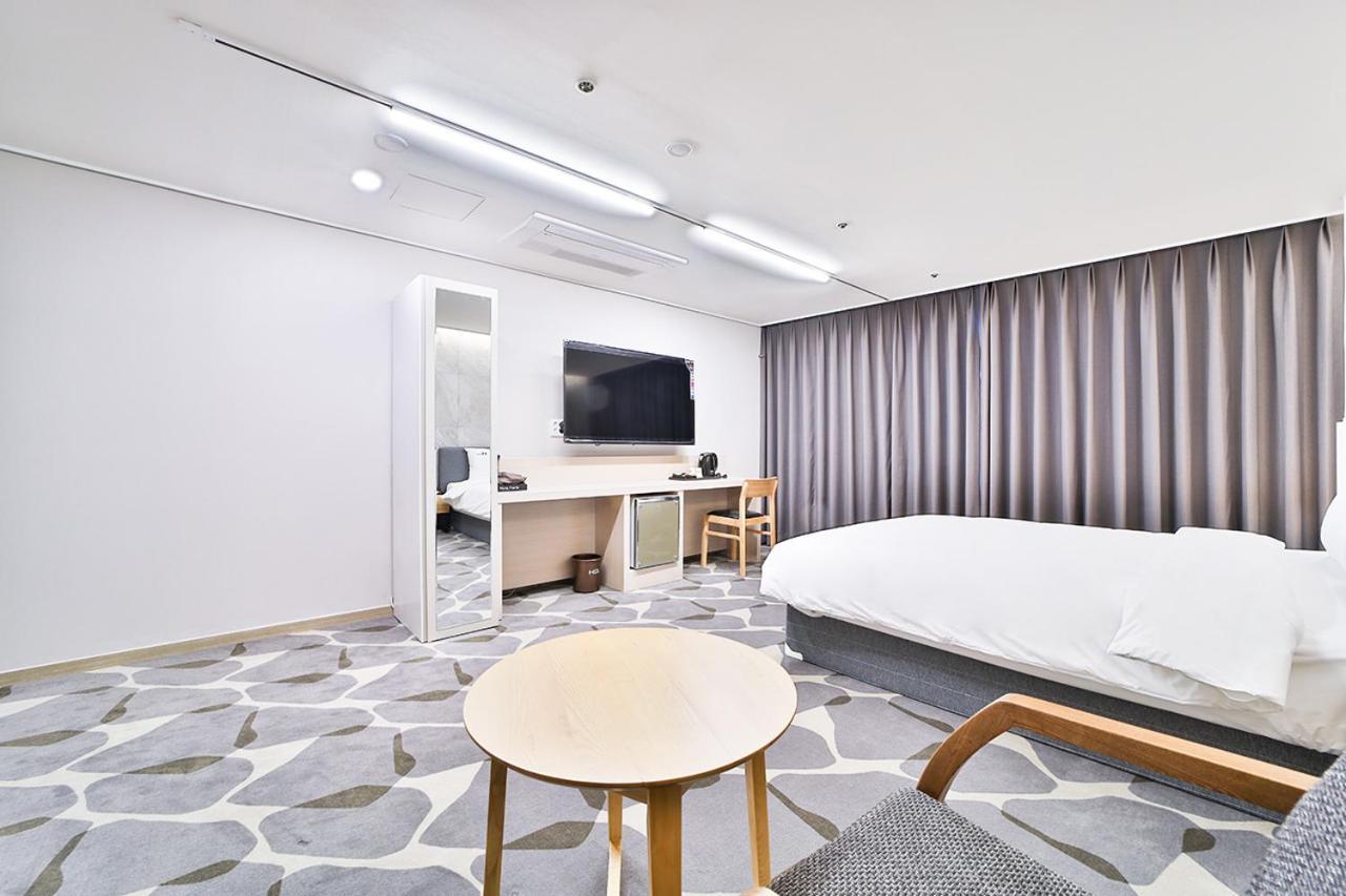 Hotel Haydn Busan Bagian luar foto