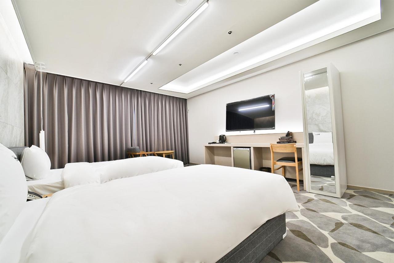 Hotel Haydn Busan Bagian luar foto