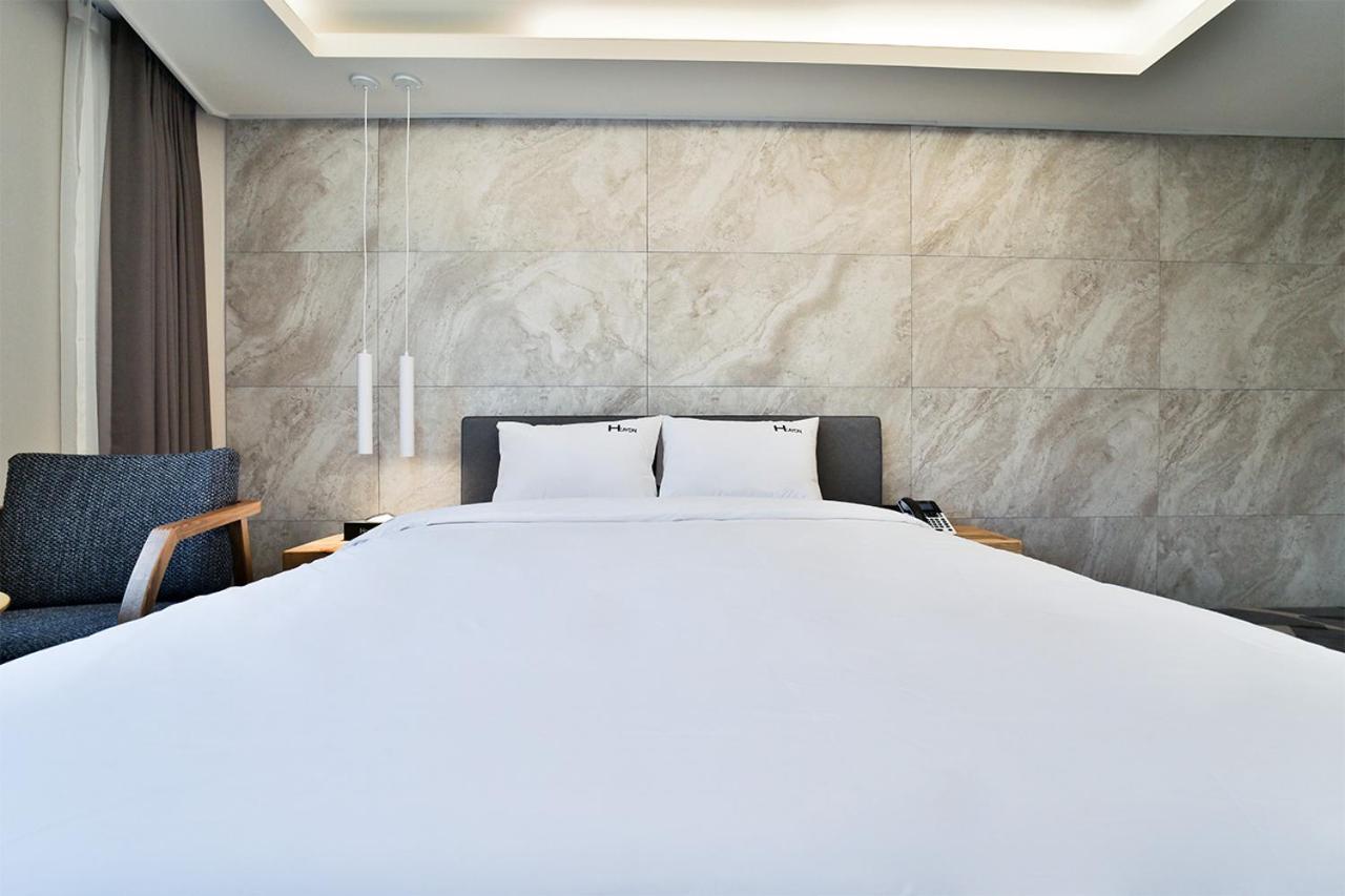 Hotel Haydn Busan Bagian luar foto