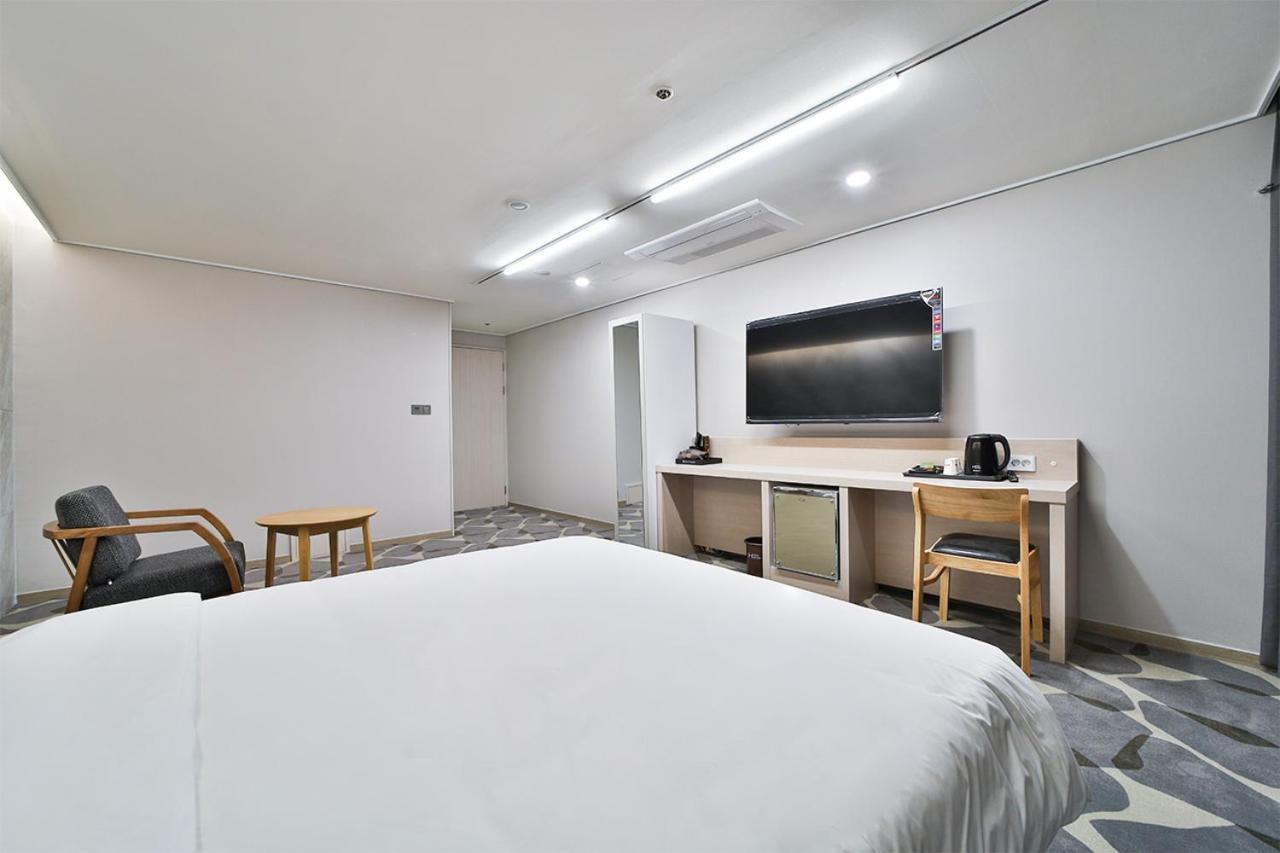 Hotel Haydn Busan Bagian luar foto
